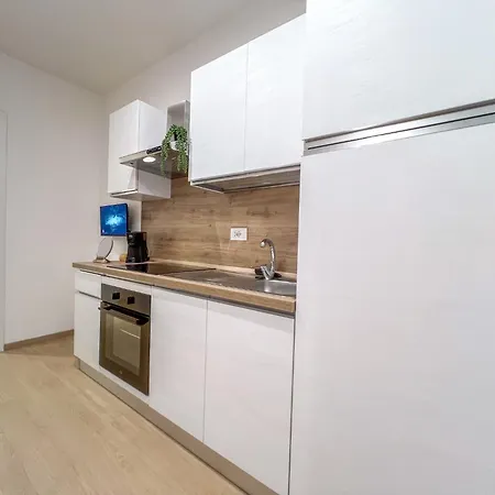 Apartment Panda Piano Terra In Pieno Centro A804